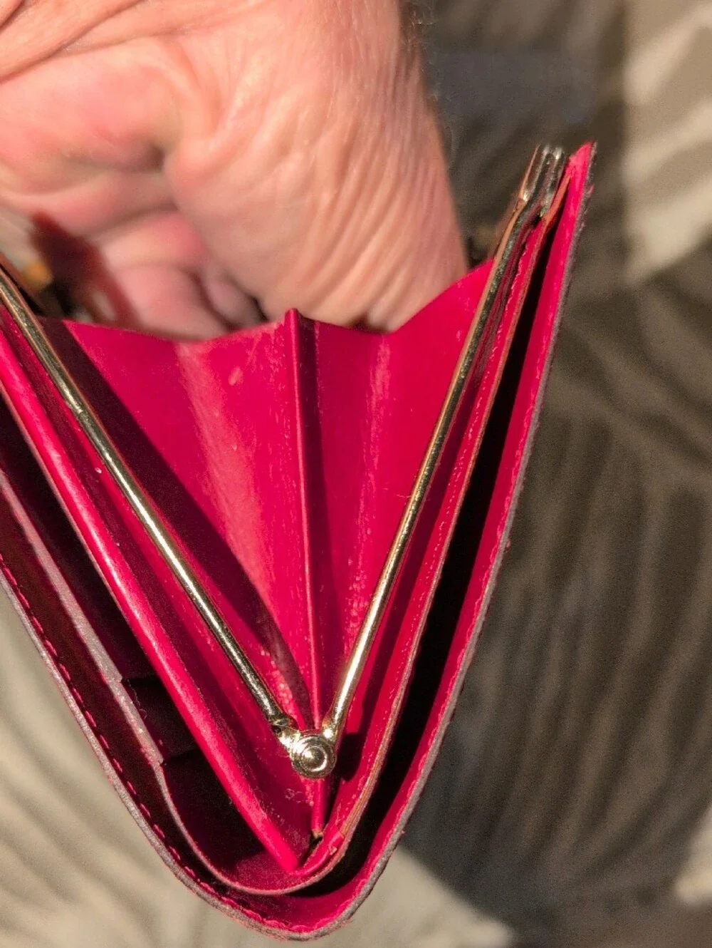 Vintage YSL Red Leather Wallet with Gold Corner Accents - Picture 8 of 12